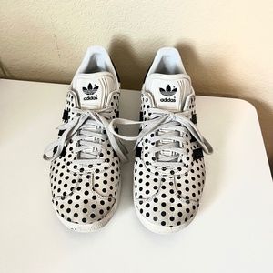 Gently used adidas sneakers